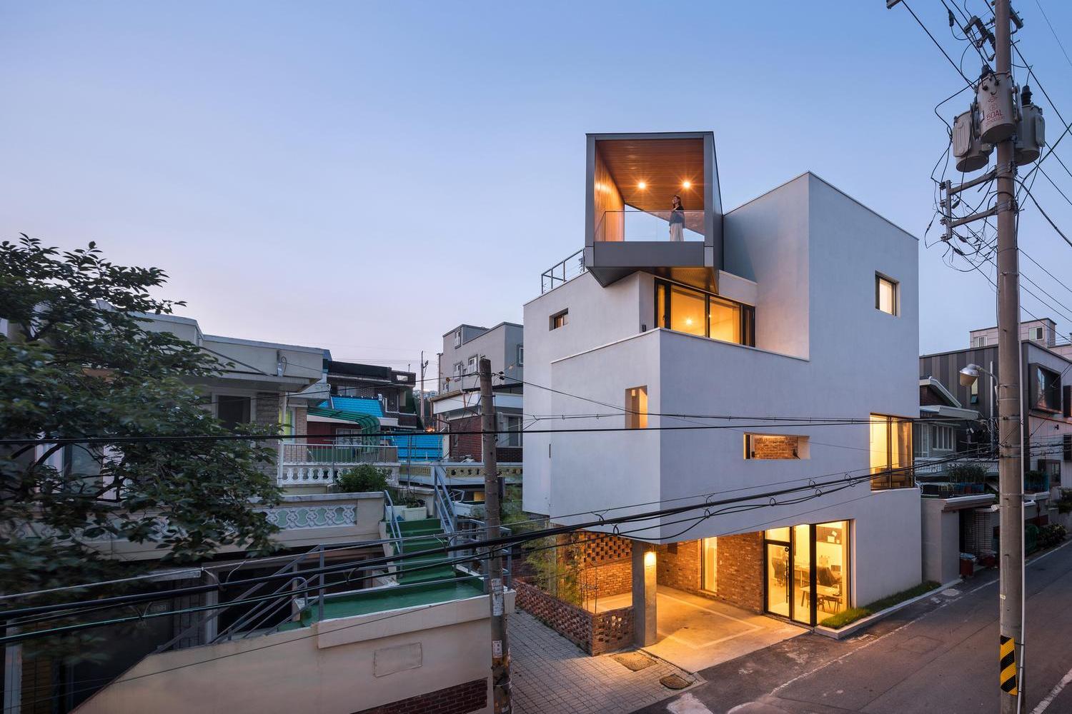 Четырехэтажный дом в Южной Корее от Plan Architects Office
