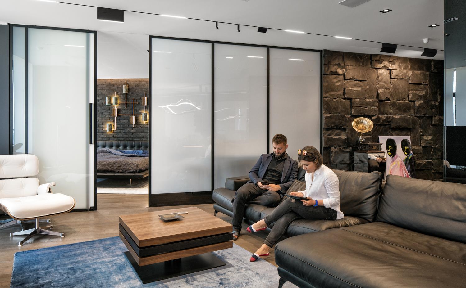Дизайн интерьера квартиры-студии от 33bY Architecture