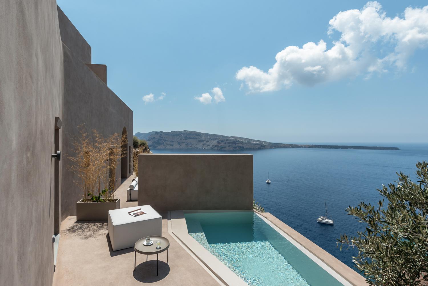 Small Hotel in OIA Castle Kapsimalis Architects