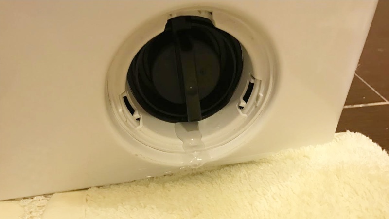 Как чистить стиральную машину - откручиваем сливной фильтр стиральной машины
