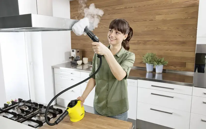 Отпариватель для чистки вытяжки на кухне